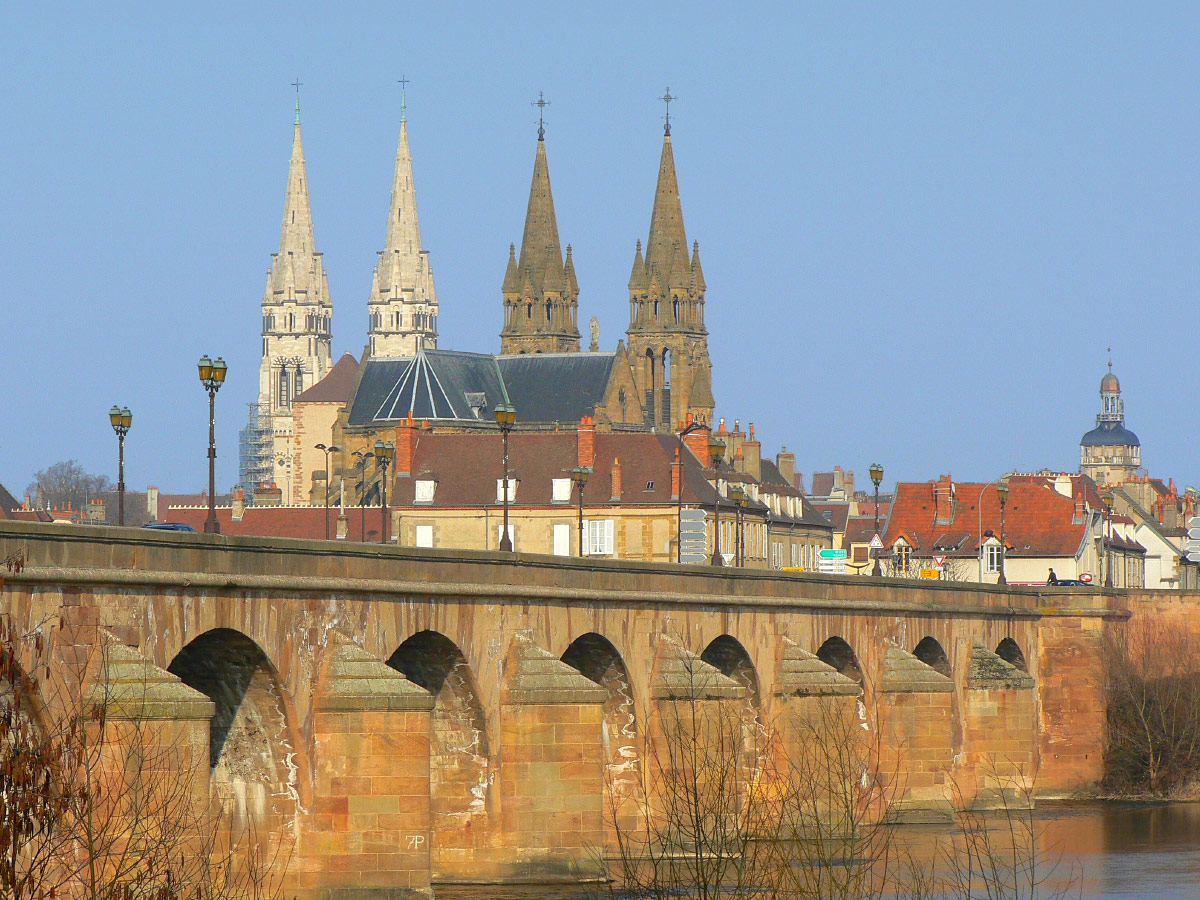 Moulins (Allier) (Photo License: CC-BY-SA-4.0)